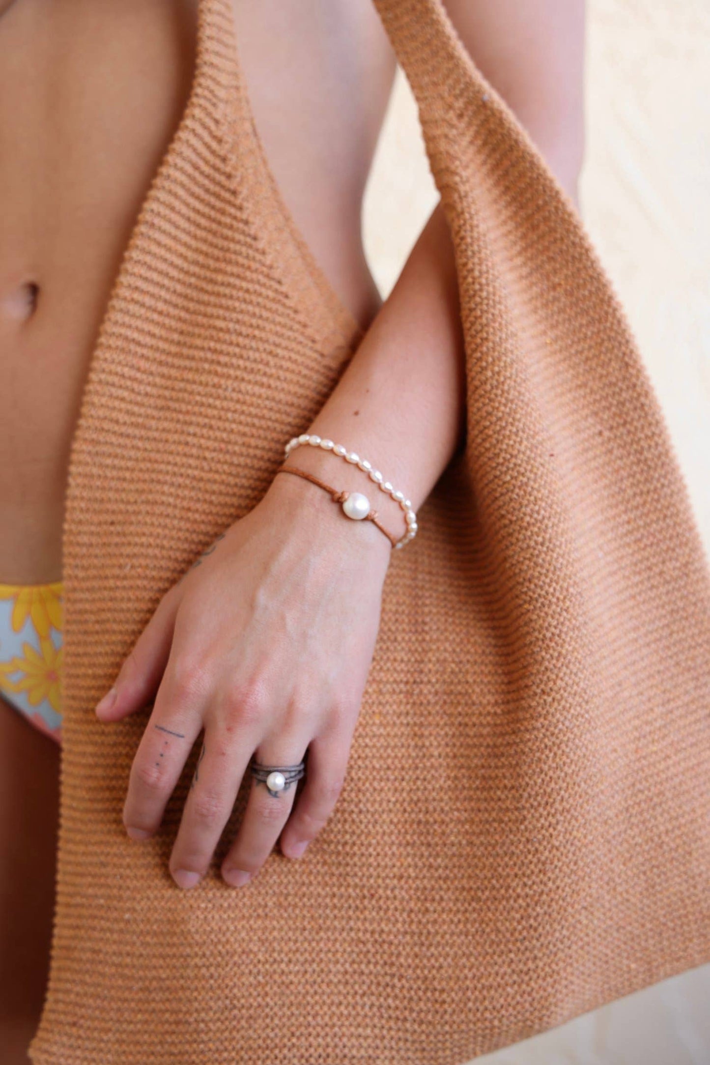 FRESHWATER PEARL AND LEATHER RING