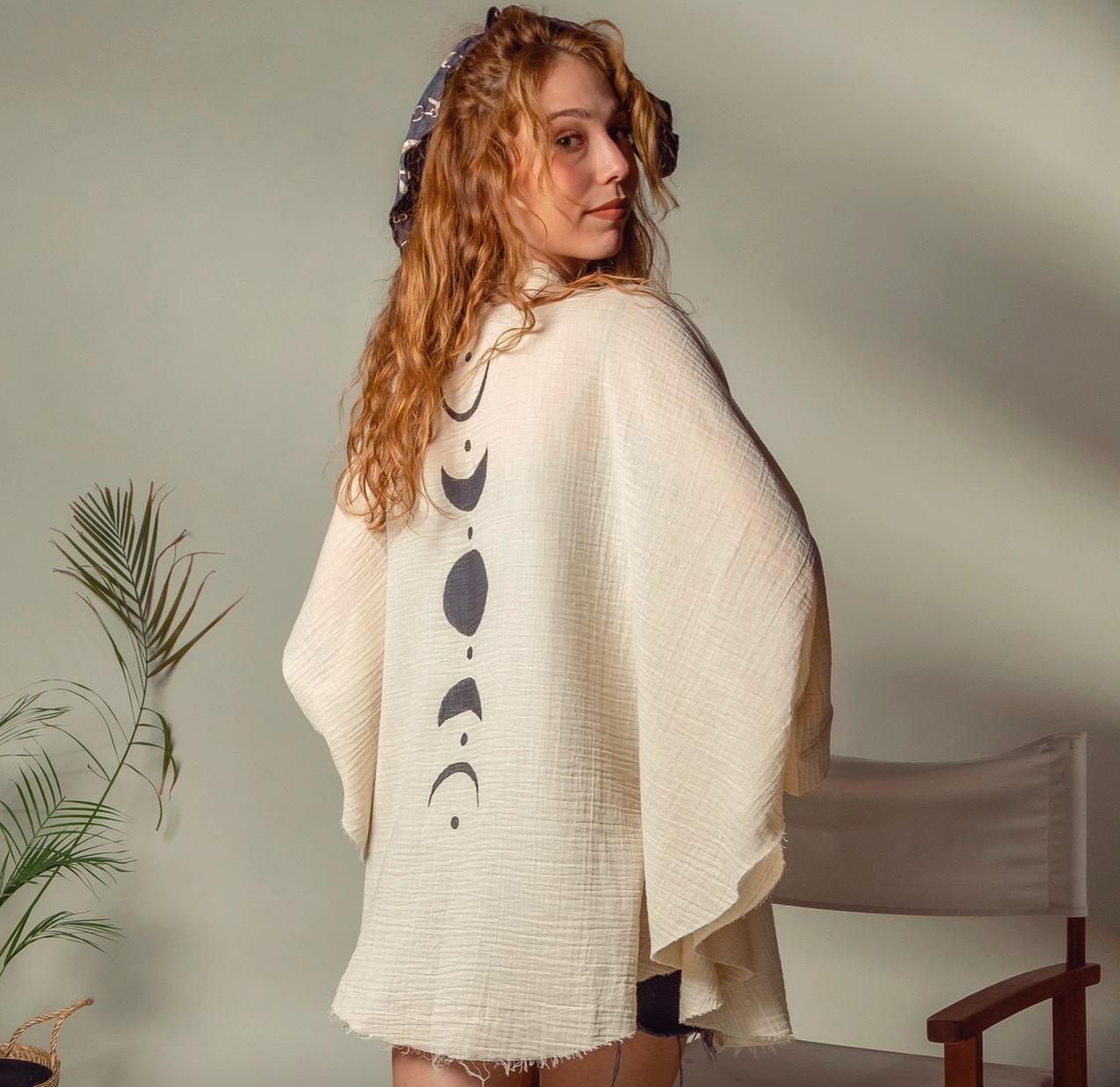 MUSLIN KIMONO PONCHO W/ MOON PHASES