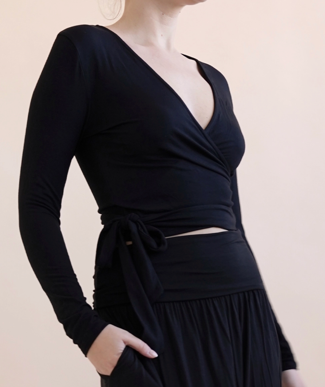 BAMBOO WRAP CROP TOP