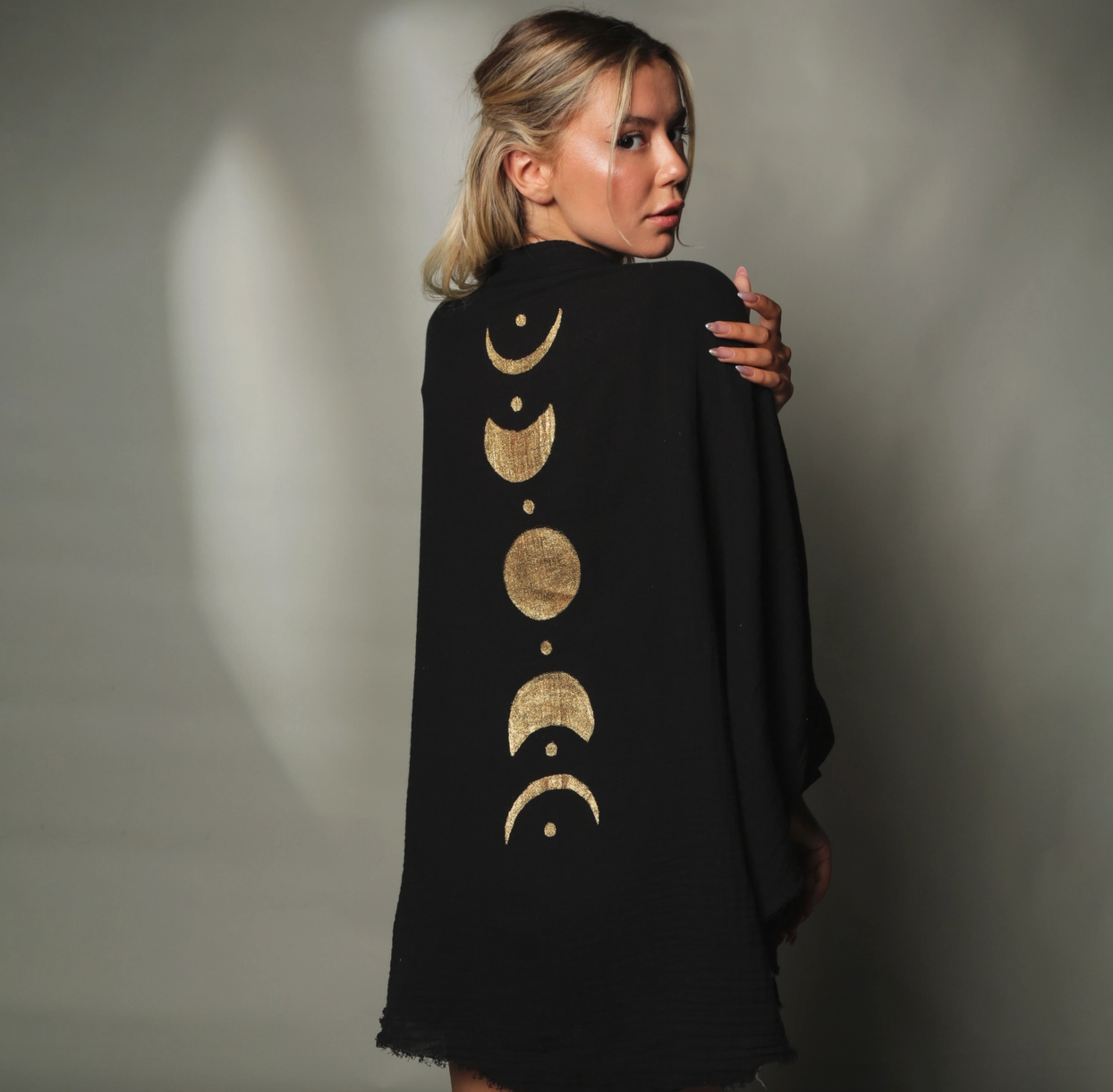 MUSLIN KIMONO PONCHO W/ MOON PHASES
