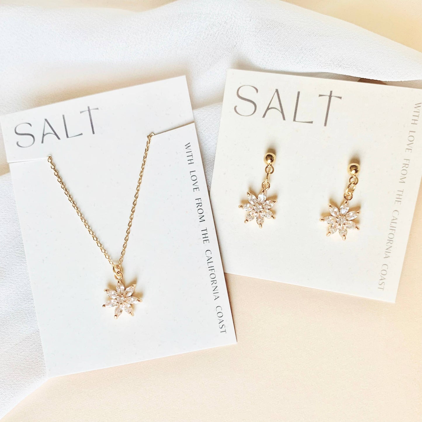CRYSTAL FLOWER NECKLACE | GOLD
